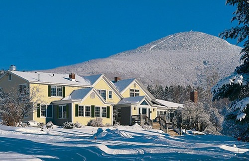 Mendon Apartment | Red Clover Inn: Queen Suite near Killington