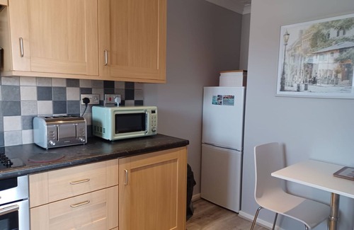 Dunstable Apartment | Red Door Malt - Huku Kwetu (Dunstable)