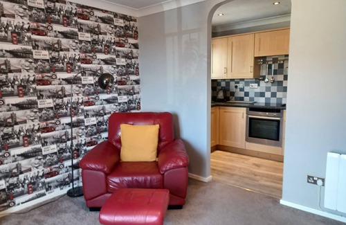 Dunstable Apartment | Red Door Malt - Huku Kwetu (Dunstable)