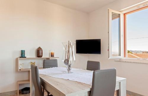 Morrona Apartment | Red House - view of the hills