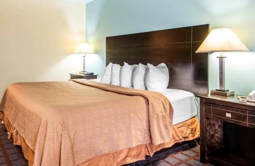 Blue Springs Hotel | Red Lion Inn & Suites Blue Springs