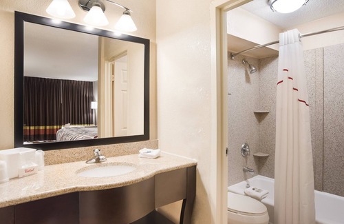 Ferndale Hotel | Red Roof Inn Baltimore South - Glen Burnie