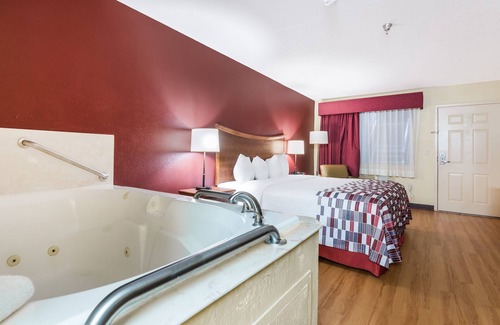 Willis Hotel | Red Roof Inn Conroe North - Willis