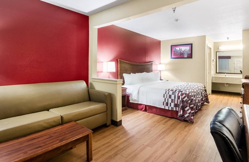 Willis Hotel | Red Roof Inn Conroe North - Willis