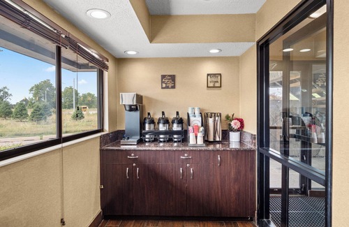 Lansing Hotel | Red Roof Inn Lansing East – MSU