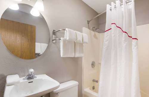 Greendale Hotel | Red Roof Inn Lawrenceburg
