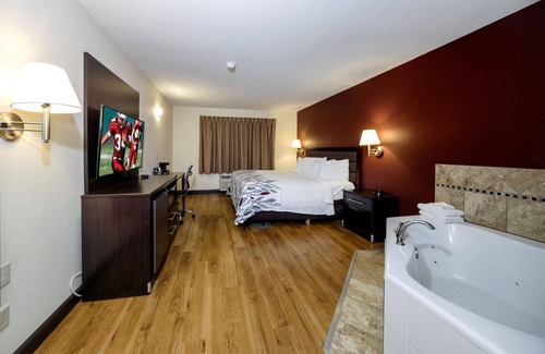 Osage Beach Hotel | Red Roof Inn Osage Beach - Lake of the Ozarks