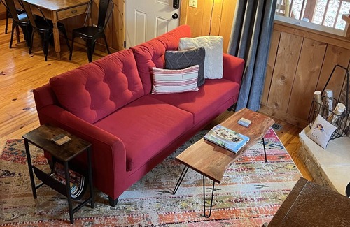 Bee Spring House | Redbird Hideaway, private cozy cabin located near Mammoth Cave National Park