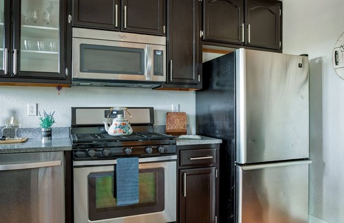 Redding House | Redding Multi-Family Retreat w/Mt. Shasta Views