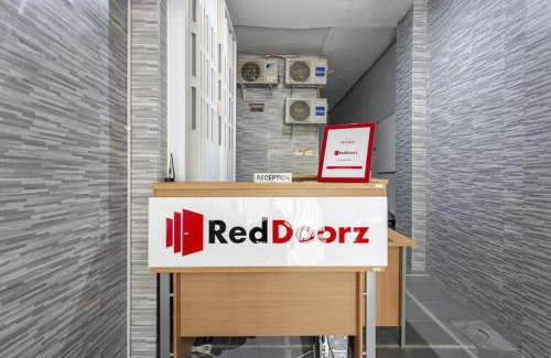 Surabaya House | RedDoorz @ Jemursari Surabaya 2