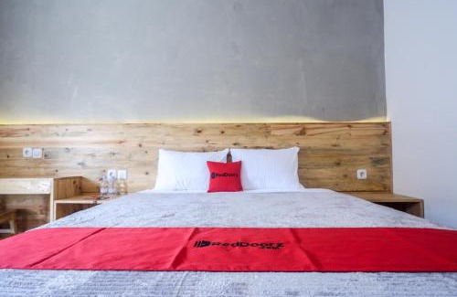 Klaten Hotel | RedDoorz @ Klaten City