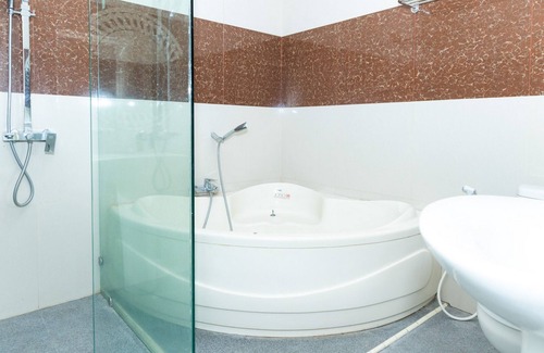 Manado Hotel | RedDoorz Premium @ Sea Residence Manado