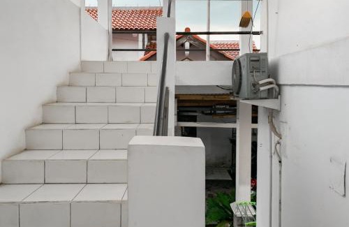 Subang Hotel | RedDoorz Syariah at Serenity Guesthouse Subang