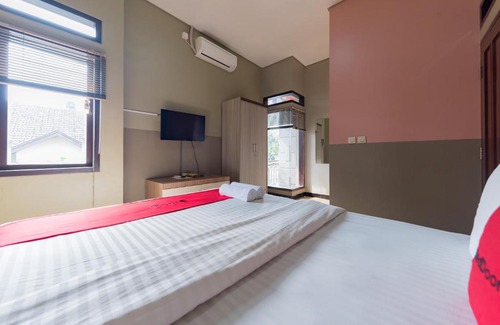 Parongpong Hotel | RedDoorz Syariah near Politeknik Negeri Bandung Campus