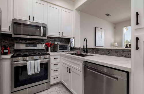 Carlsbad House | Redecorated | Serene| Legoland| Family-Friendly