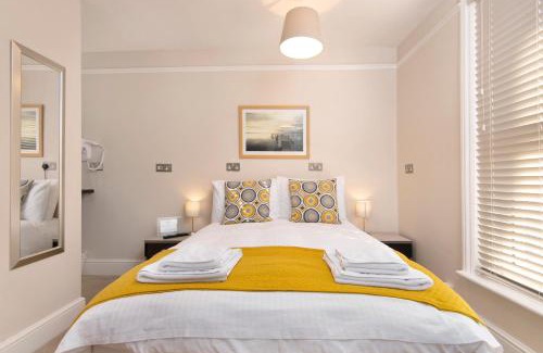 Salisbury House | Redhouse