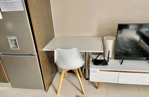 Big Bay Apartment | ⭐Reduced rates, professional cleaning, self checkin, restaurants and shops below