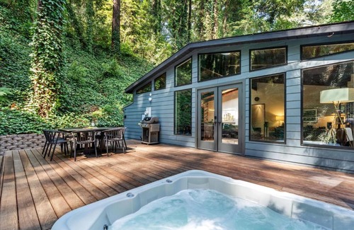 Monte Rio House | Redwood Hollow - Hot Tub Walk to River Redwoods