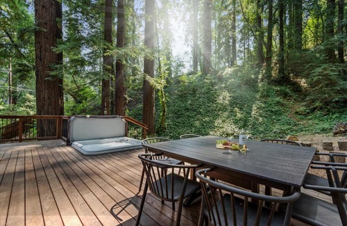 Monte Rio House | Redwood Hollow - Hot Tub Walk to River Redwoods