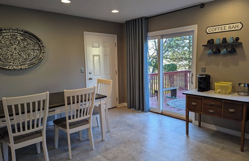 Dry Ridge House | Redwood Retreat in Dry Ridge, KY Minutes from Ark and Wedding Venues