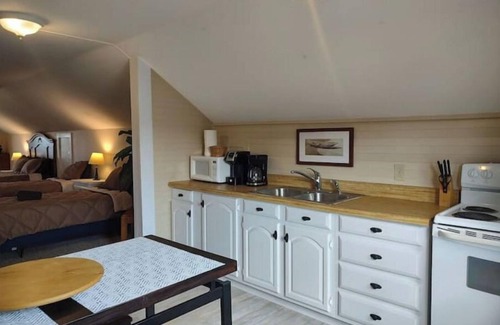 Coinjock Apartment | Reef Knot At Coinjock Marina - Dog Friendly!