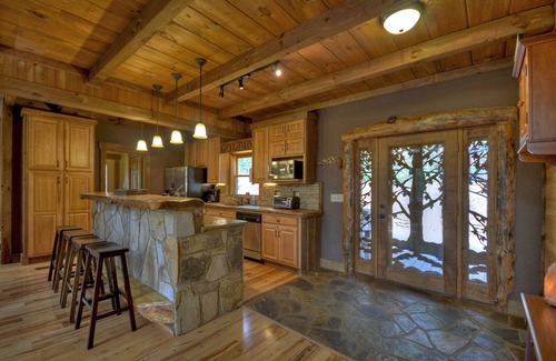 Cashes Valley Cabin | Reel Creek Lodge - Fightingtown Creek