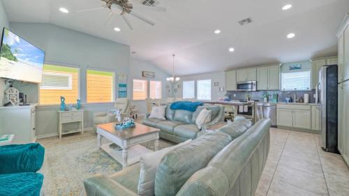 Cinnamon Shore House | Reel Life Dreams by AvantStay Pool Near Beach