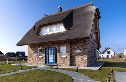 Dranske House | "reethaus nordlicht" a top-class vacation home on the baltic sea island of rügen.