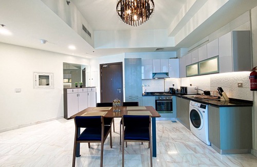 Business Bay Apartment | Ref. 381359