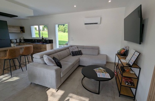 Dounoux Cottage | Refined holiday home with terrace and shared pool