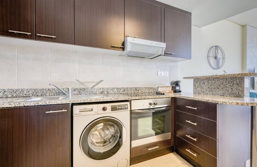 Bur Dubai Apartment | Refined Studio at Sky Gardens DIFC by Deluxe Holiday Homes