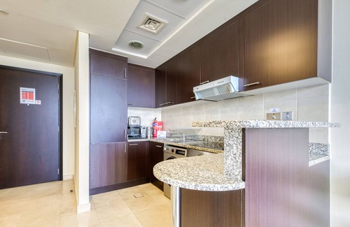 Bur Dubai Apartment | Refined Studio at Sky Gardens DIFC by Deluxe Holiday Homes