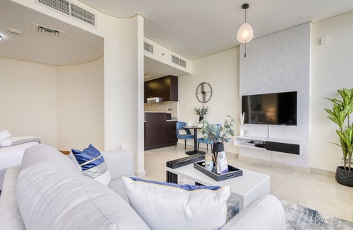 Bur Dubai Apartment | Refined Studio at Sky Gardens DIFC by Deluxe Holiday Homes