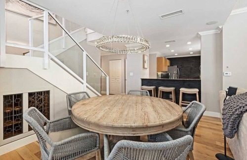 Downtown San Diego Condo | Refined Townhouse in Little Italy
