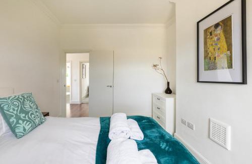 Bath Hotel | Refurbished Modern 2BD Flat Lower Oldfield Park