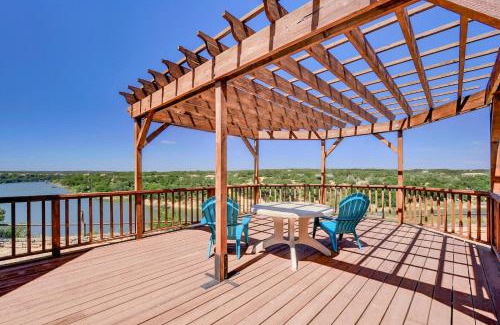 Spicewood House | Regal Riverfront Retreat