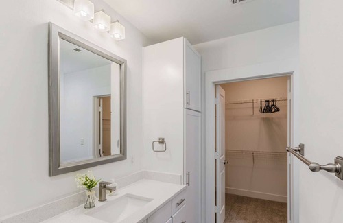 Cityplace Apartment | Regal Stays 1 Bedroom/1 Bathroom at West Village