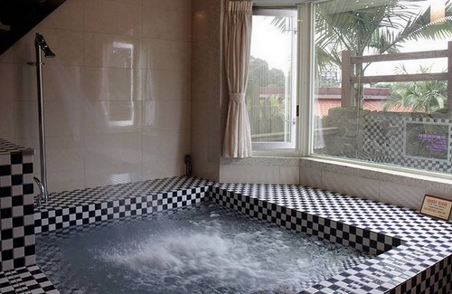 Zhonghe Hotel | Regale Villa Hotel