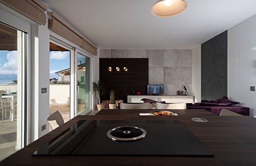 Montioni Apartment | Regarda - "Yin e Yang" apartment with big lake view terrace