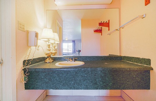 Three Rivers Hotel | Regency Inn By Oyo Three Rivers