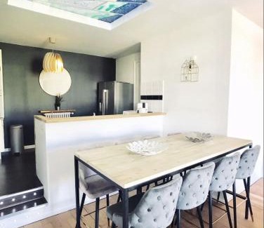 Reims City Centre Apartment | Reims CATHEDRALE JACUZZI LUXURIOUS PROPERTY