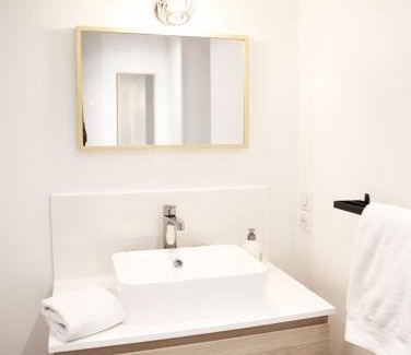 Saint-Hilaire-de-Loulay Bed & Breakfast | Relais de Chasse la Chaignaie