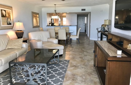 Marco Island Condo | Relax and enjoy Marco Island at this Beachfront Condo,