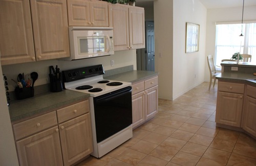 Hernando House | Relax and Enjoy the Sunny Florida in Villa Valk by RedAwning