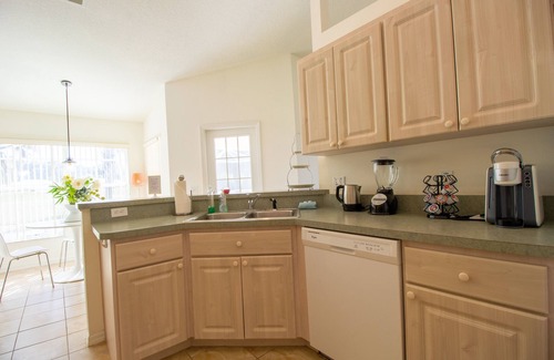 Hernando House | Relax and Enjoy the Sunny Florida in Villa Valk by RedAwning