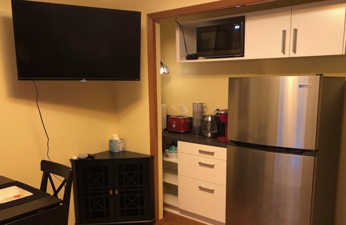 Oregon City Apartment | Relax and Get Away from It All - Blessings Farm Hideaway TOO!