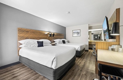 Orchard District Hotel | Relax and Recharge! 4 Comfortable Units! Near Cascade Village Shopping Center!