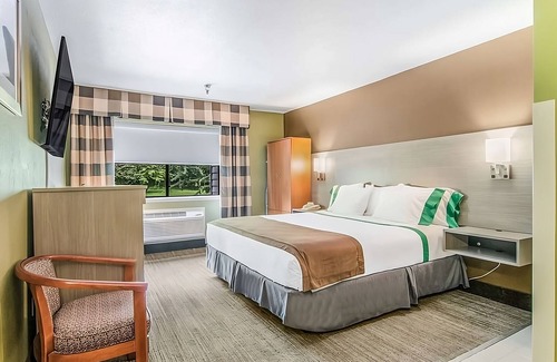 Poulsbo Resort | Relax and Recharge in Poulsbo! Free Parking, Pet-friendly Property
