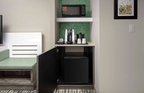 Brickell Hotel | Relax and Recharge! Pets Allowed, Outdoor Pool!