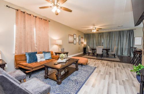 Conroe House | Relax and Unwind at Our 7BR Oasis
